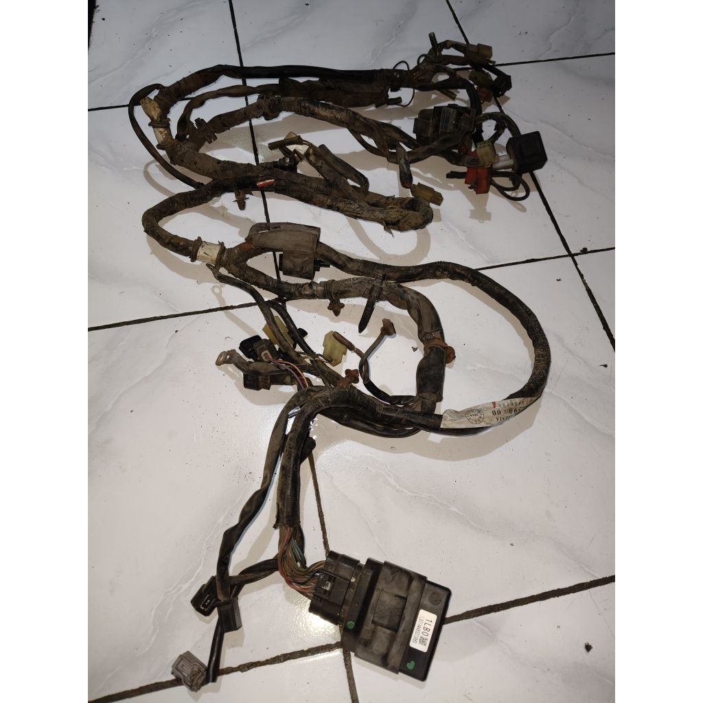kabel body + ECU ecu Xeon GT 125 CC barang masih bagus ORI bawaan copotan cabutan lepasan motor asli