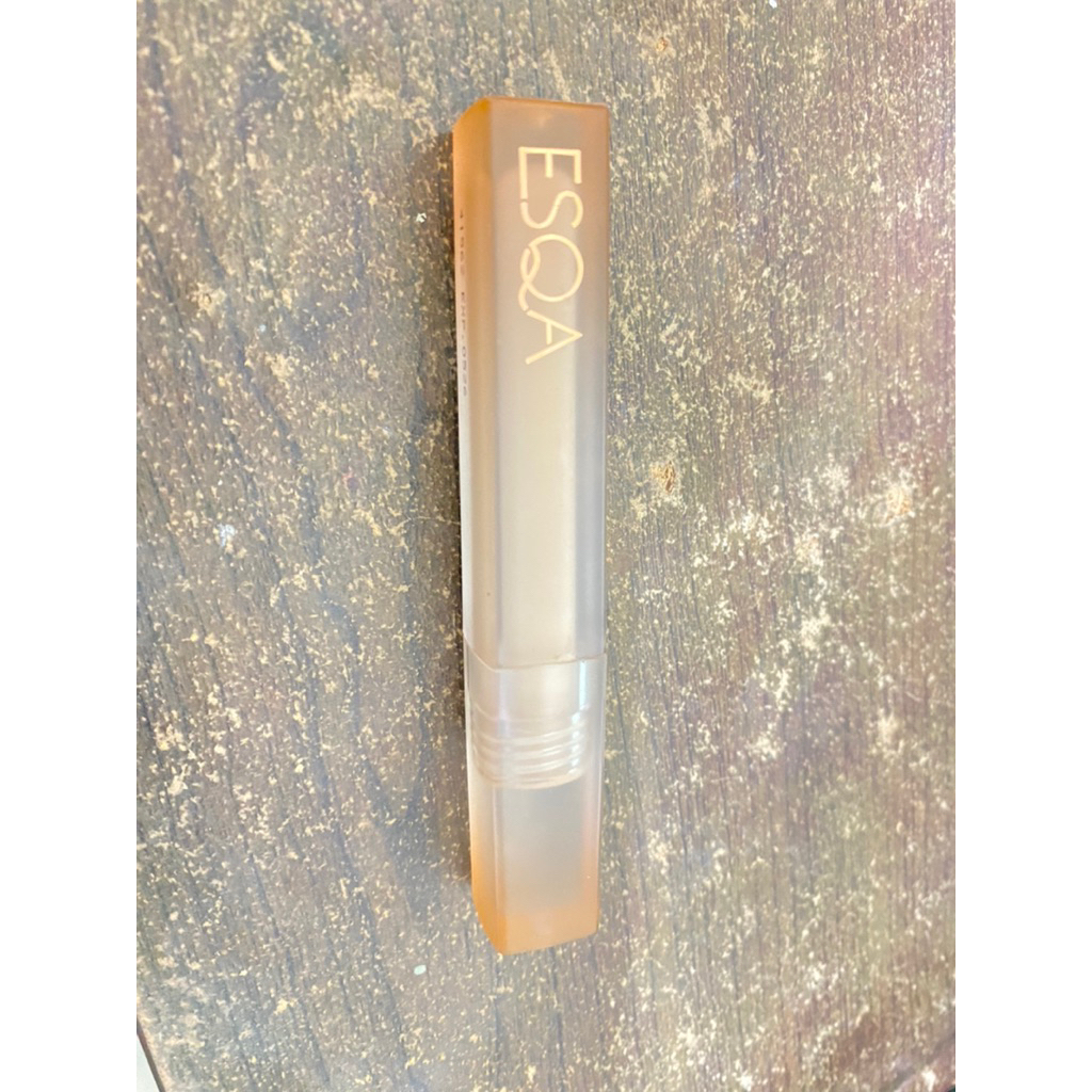 ESQA Minimalist Serum Concealer Shade Granola Pemakaian Sekali Swap