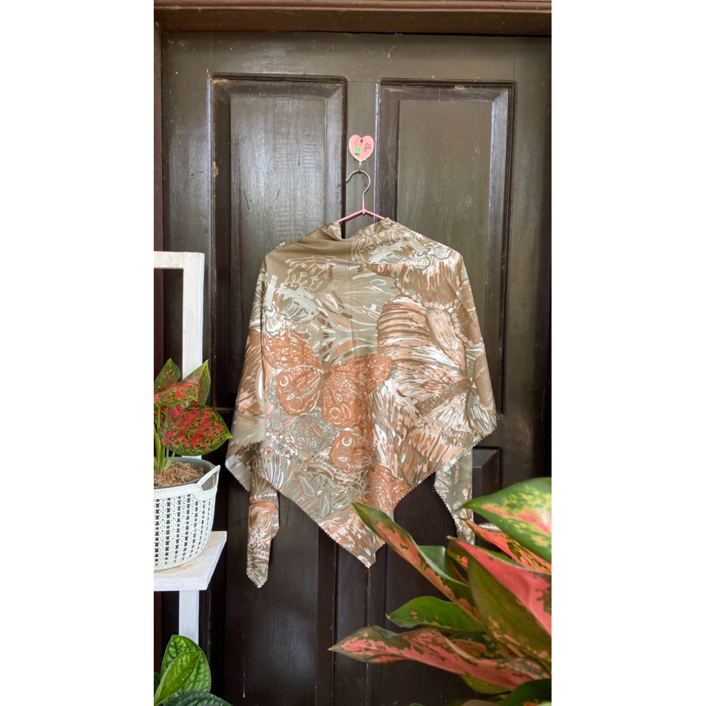 PRELOVED HIJAB VOAL MOTIF/VOAL MOTIF/HIJAB SEGI EMPAT/HIJAB