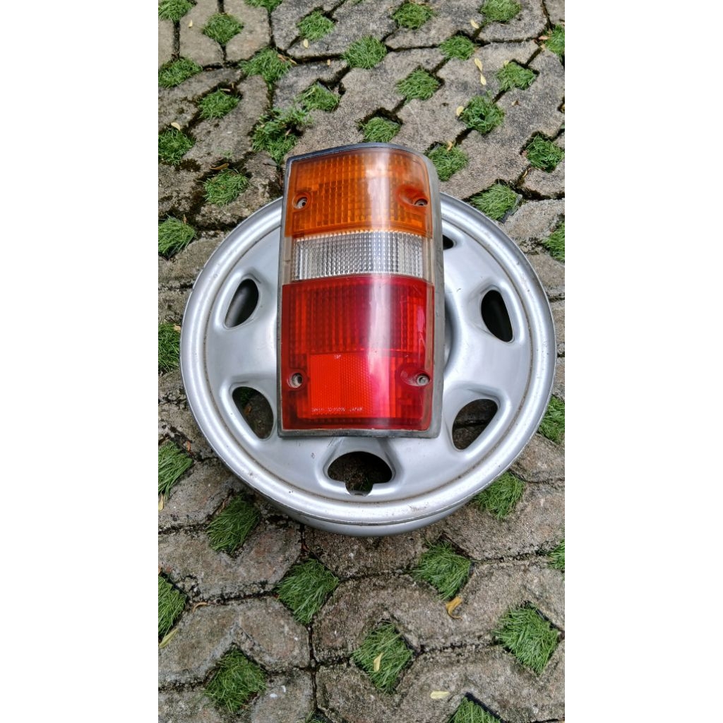 stoplamp/lampu rem kijang grand extra