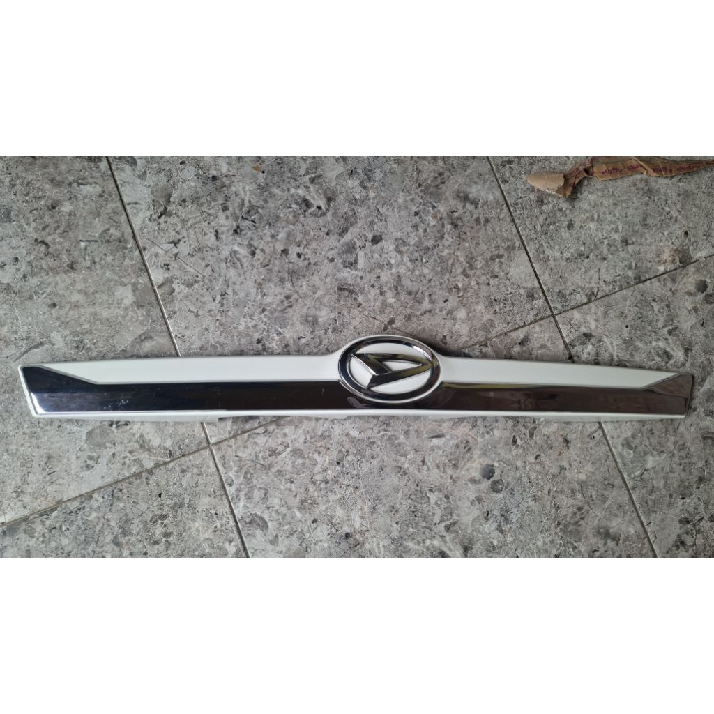 TRUNKLID SIGRA CALYA LAMA ORIGINAL COPOTAN