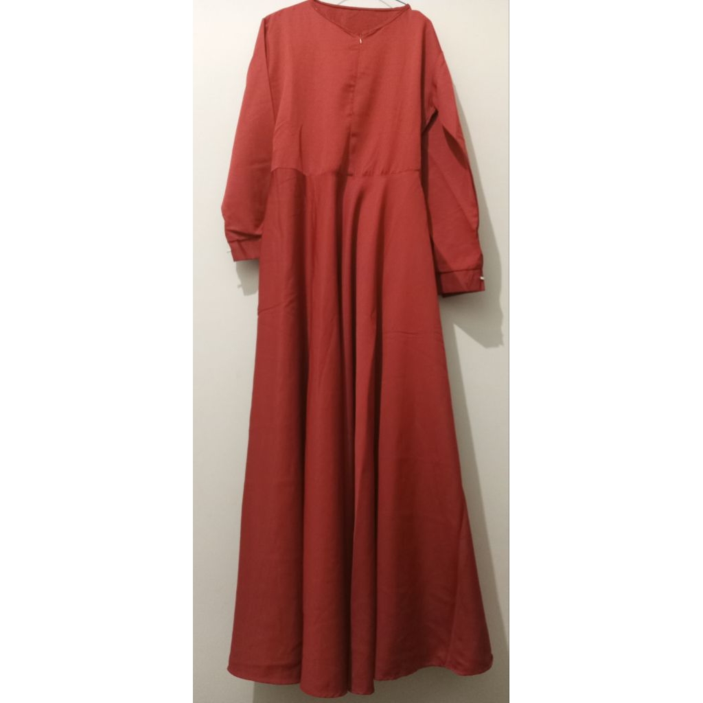 Gamis Merah Bata