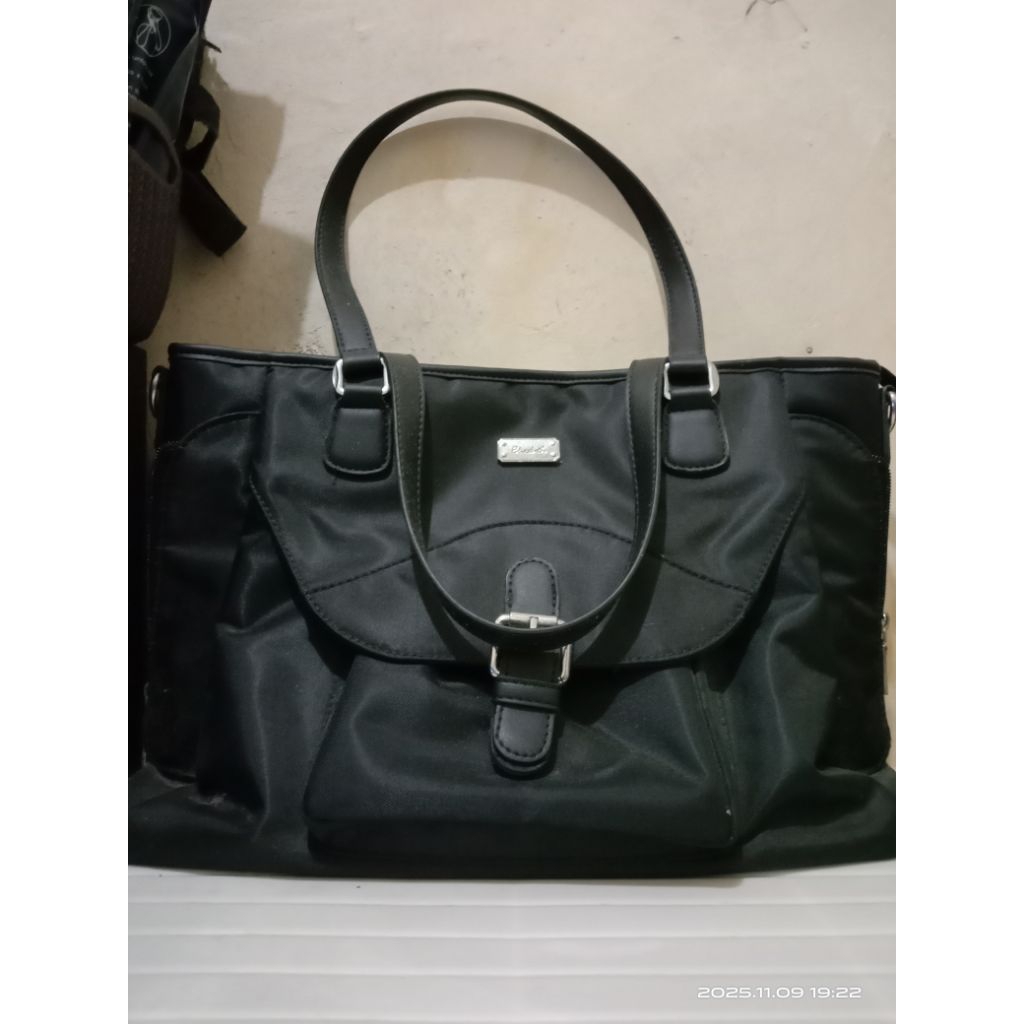 Tas Wanita Elizabeth