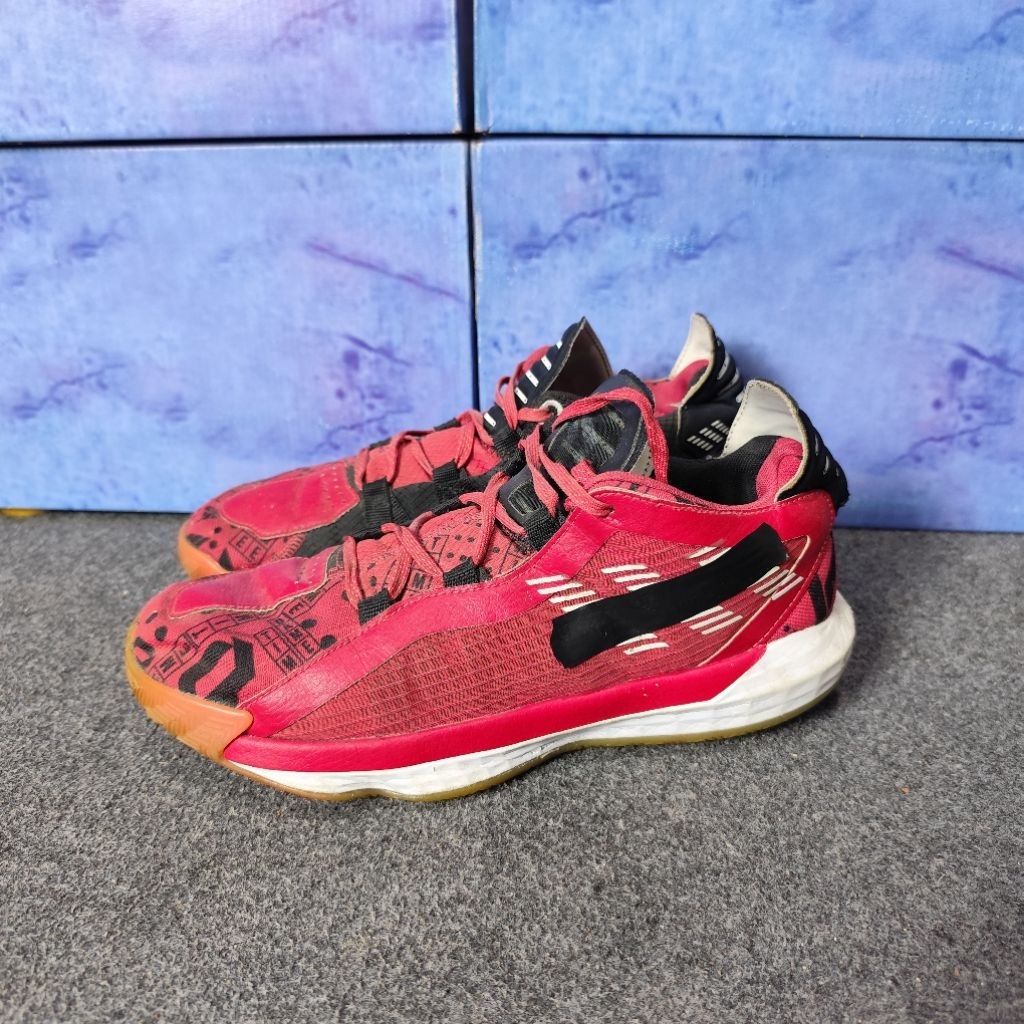 Sepatu Basket Dame 6 Red Used