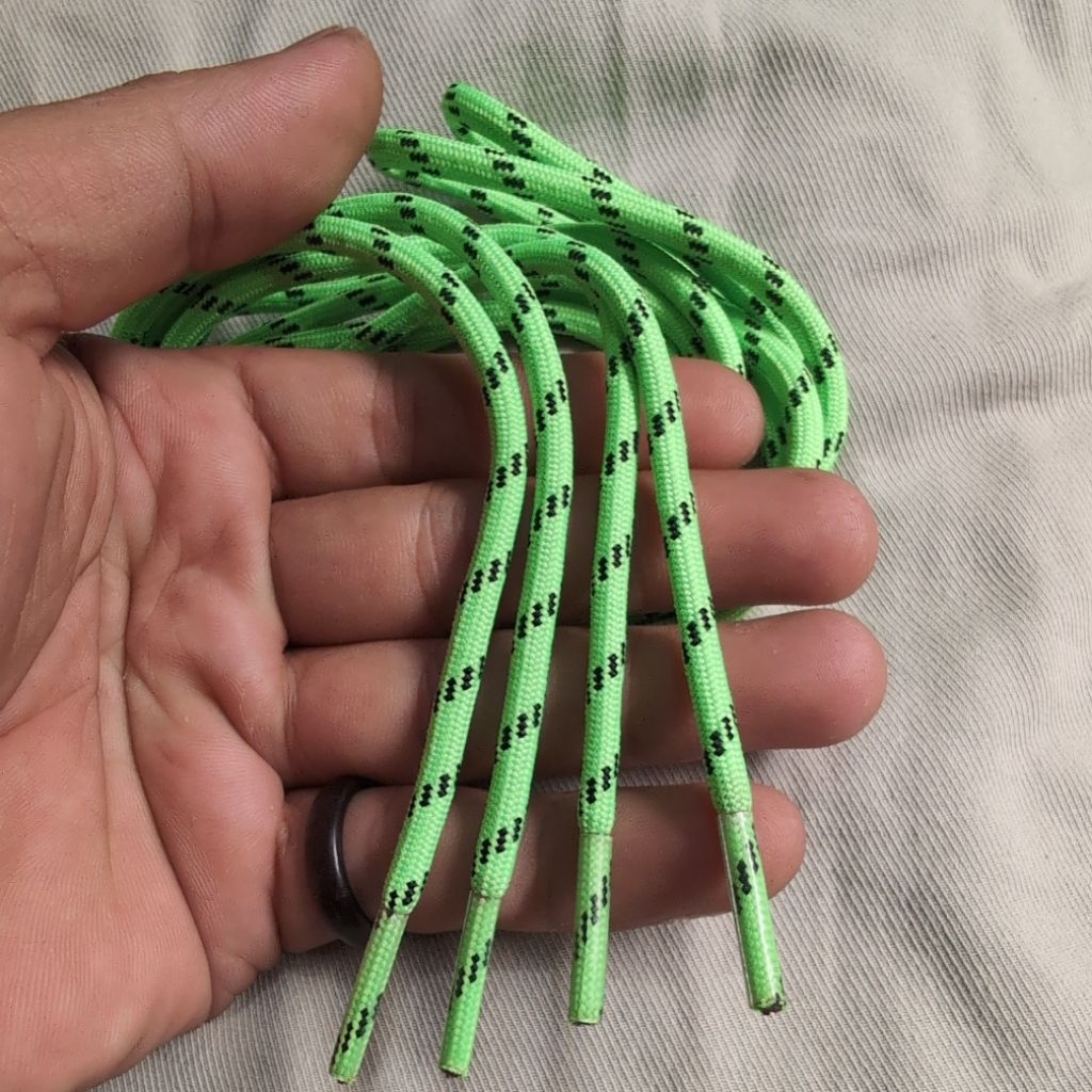 TALI SEPATU GUNUNG HIJAU STABILO - TALI SEPATU PREMIUM MOTIF WARNA HIJAU STABILO