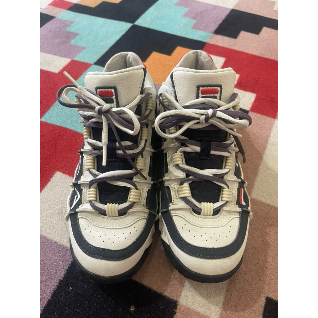 sepatu fila barricade white black ( preloved )