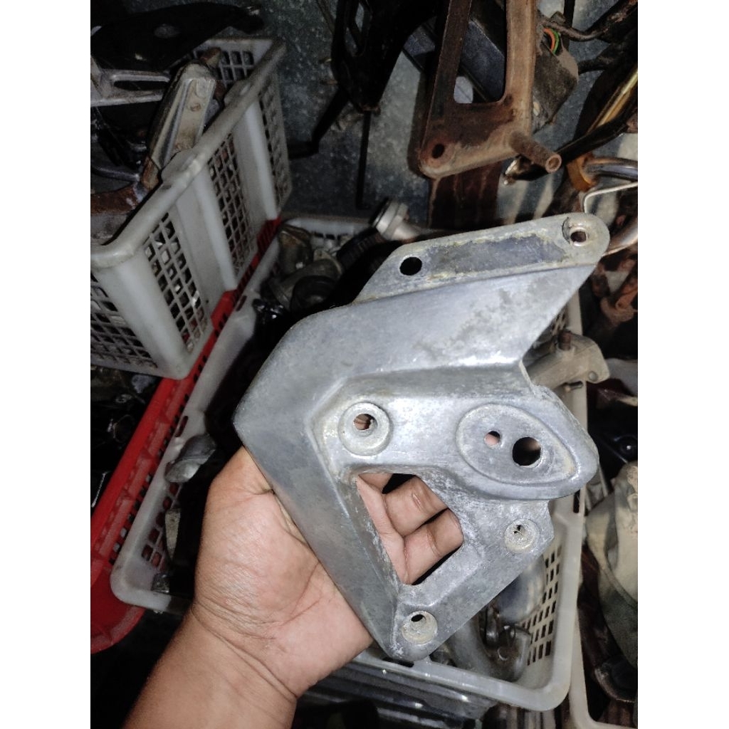 kupingan lampu barong tiger revo kiri saja ori