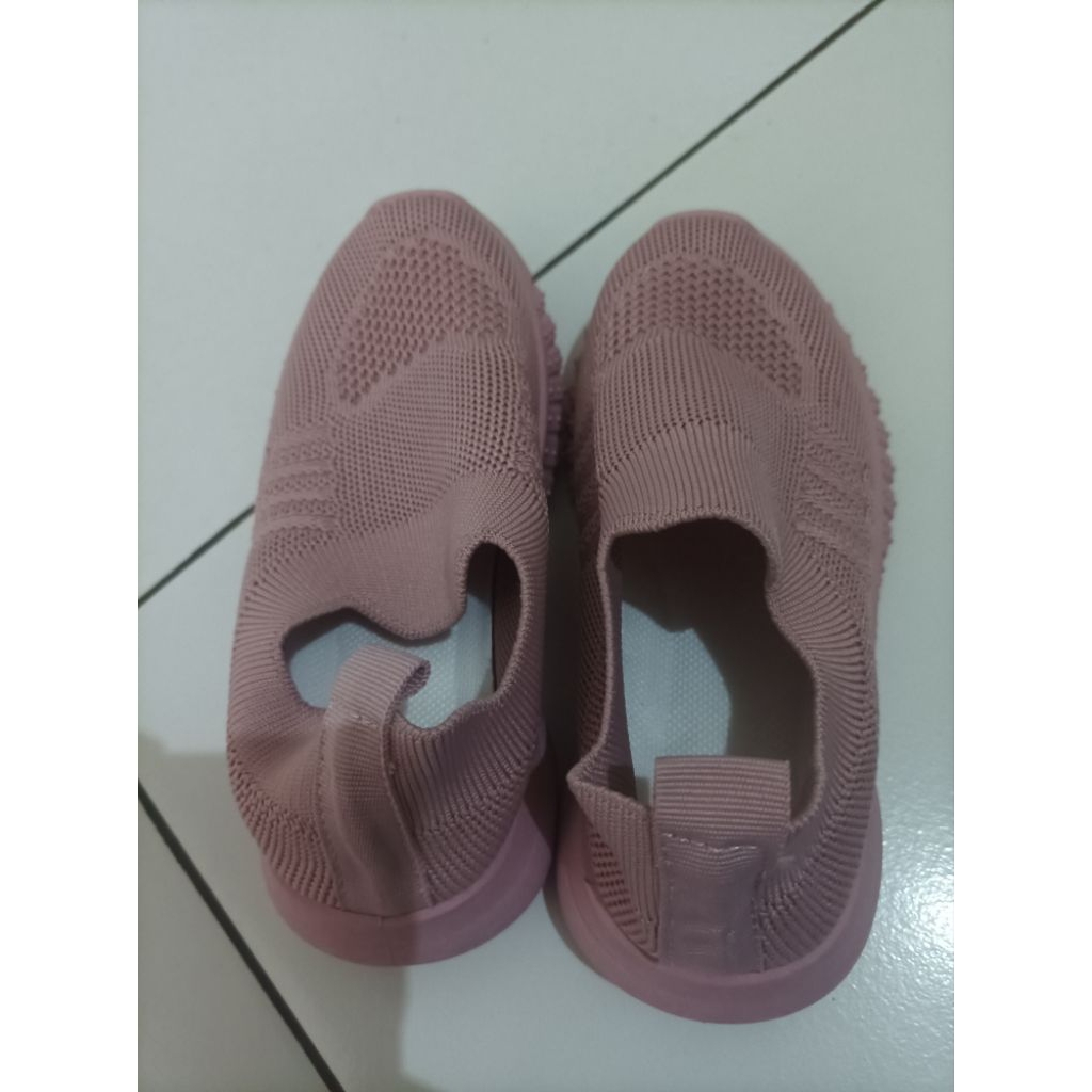Sepatu anak perempuan (Jual rugi)