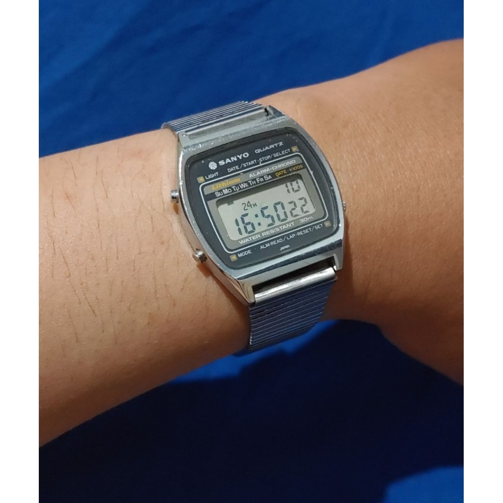 vintage 80s Sanyo digital watch