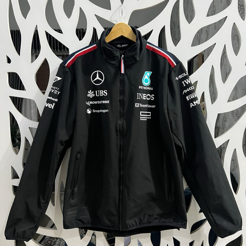 [Used/Preloved/Size L] Jaket Softshell Mercedes AMG Petronas Formula One Team F1 2024