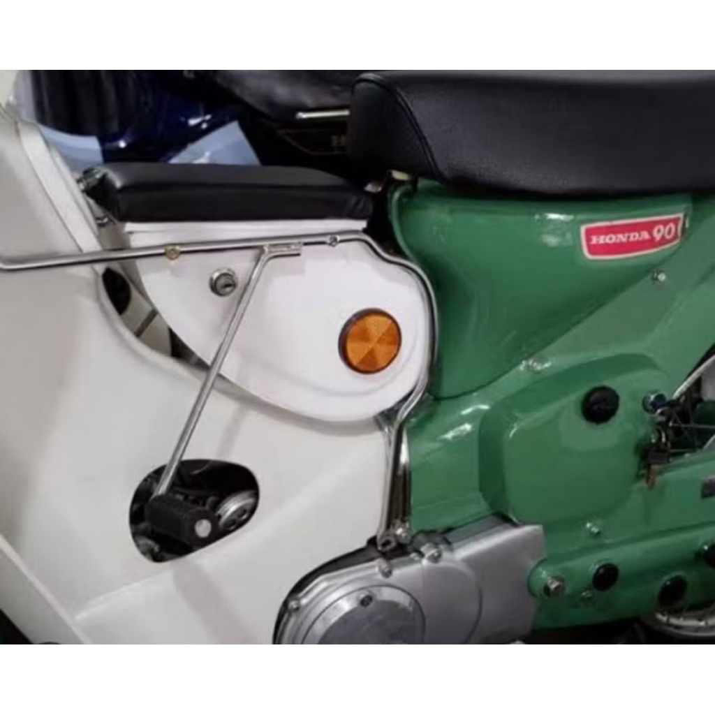 Box tengah/baby box bagasi tengah honda c50 c70 c90 dan c700 c800 astrea prima