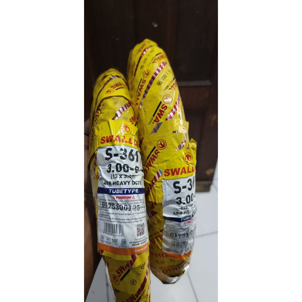 Ban Luar Gerobak Dorong. Merk : Swallow. Ukuran : 3.00-8. Tipe : S-369 4PR (BUNGKUS). Biasa digunaka