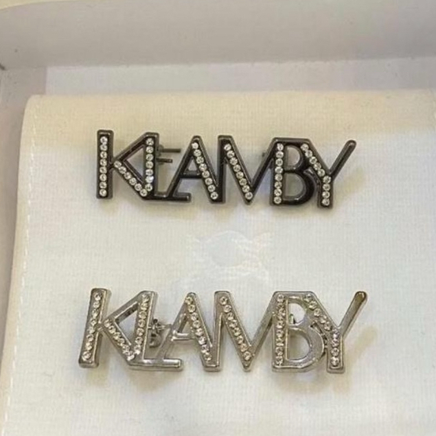 Alphabet Brooch Wearing Klamby