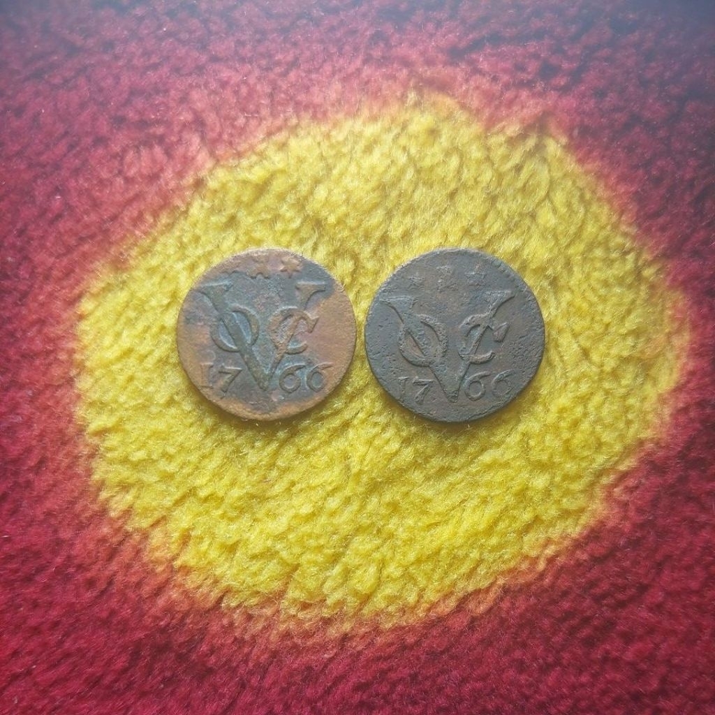 2 keping koin voc zeeland 1766 vf bagus.