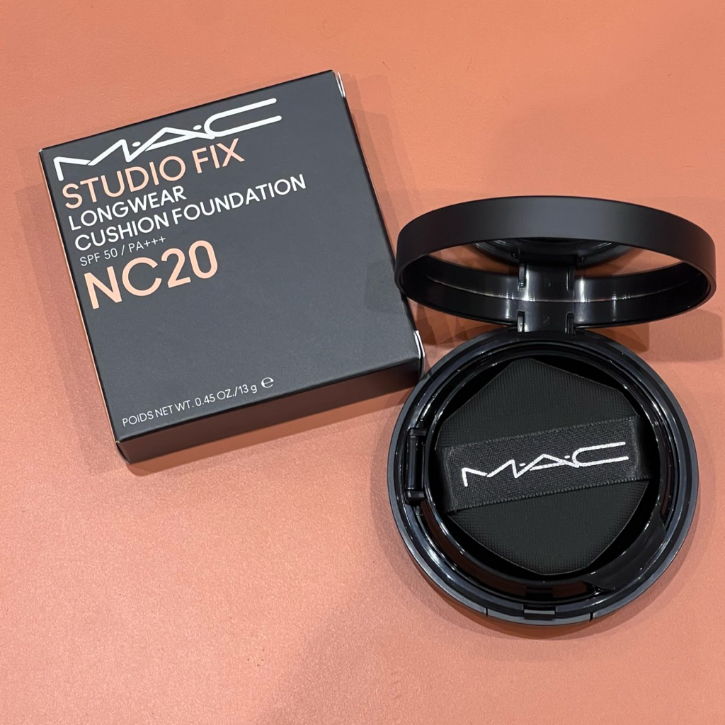 MAC Studio Fix Longwear Cushion Foundation - NC 20