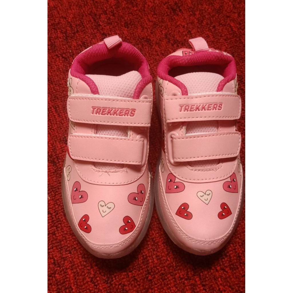 Sepatu Anak Perempuan Trekkers