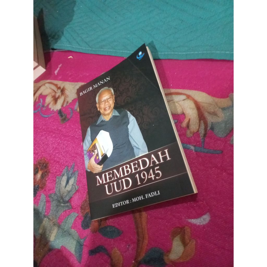Buku Membedah UUD 1945 Bagir Manan original