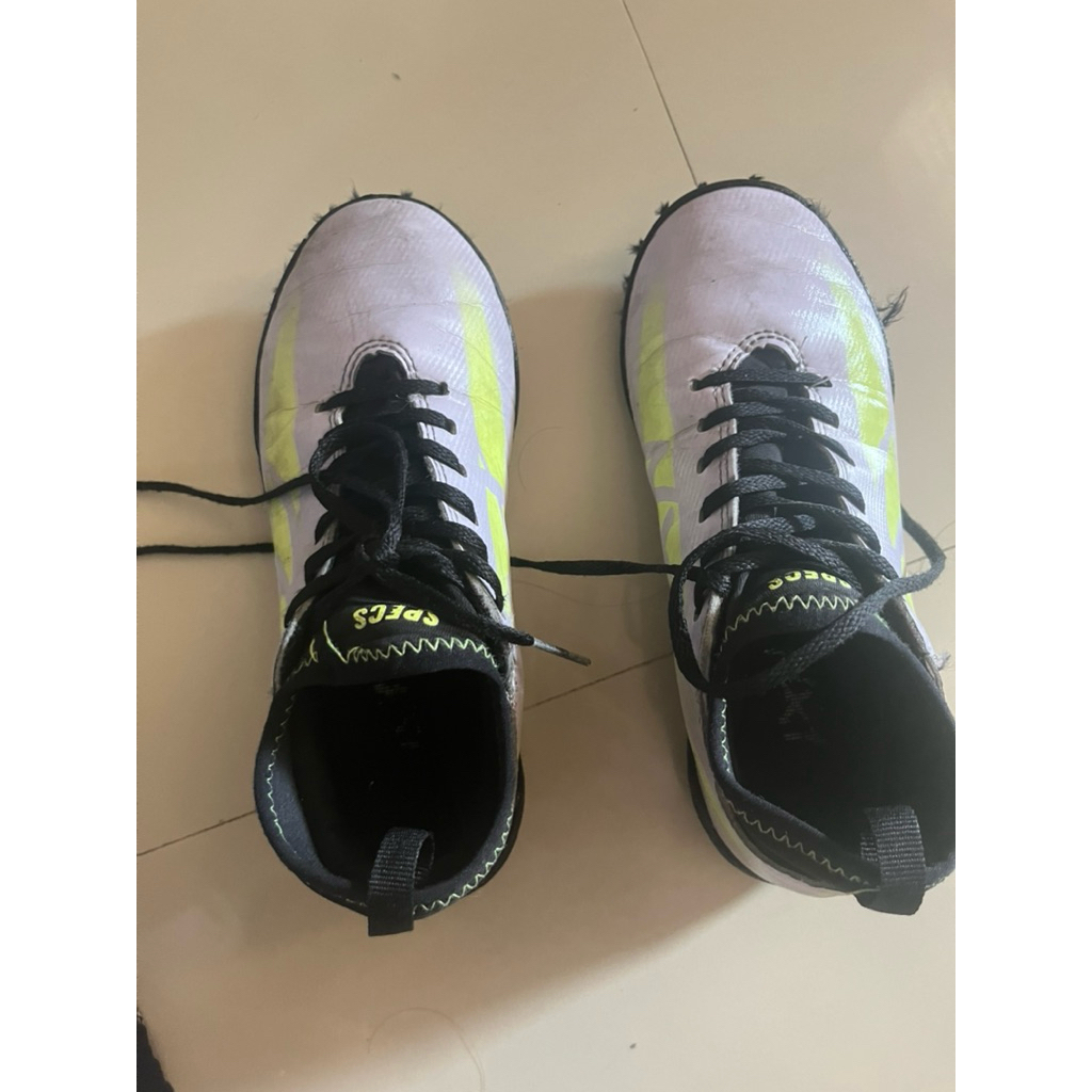 sepatu futsal anak specs