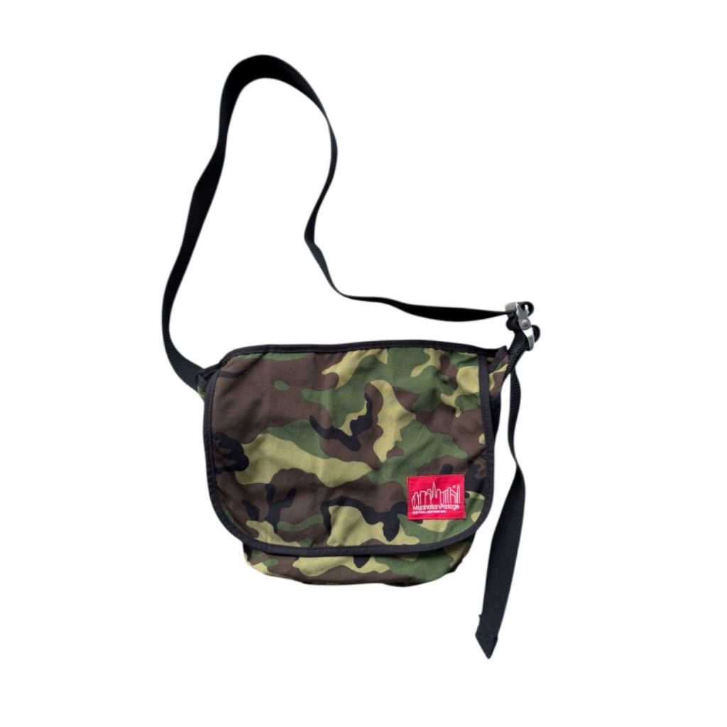 Manhattan portage slingbag camo