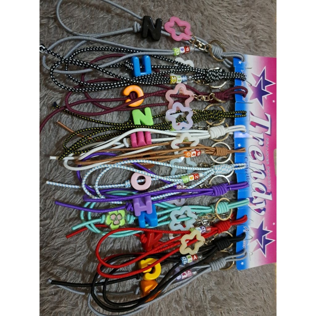 BIG CHARM KARET STRING INISIAL/KARET STRING CARABINER CHARM,GANTUNGAN TAS,KARET STRING TAS LAPTOP