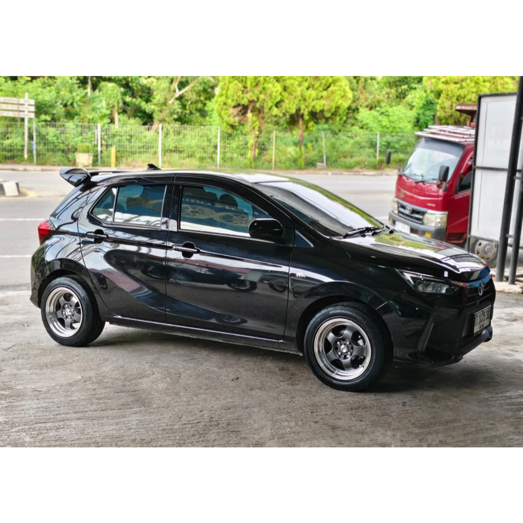 VELG MOBIL CELONG R15 TYPE HSR BRISKET PCD 4X100/114,3 LEBAR 7/8