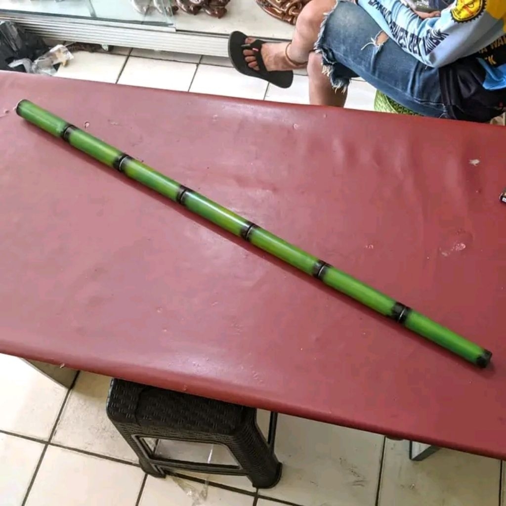 katana model bambu hijau