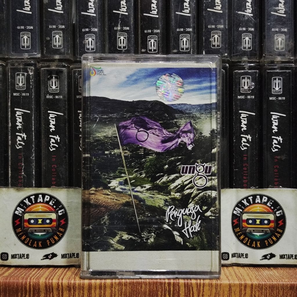 Kaset - Ungu - Penguasa Hati - Self Titled - Kaset Pita - Radio Tape - Radio - Pemutar Kaset - Retro
