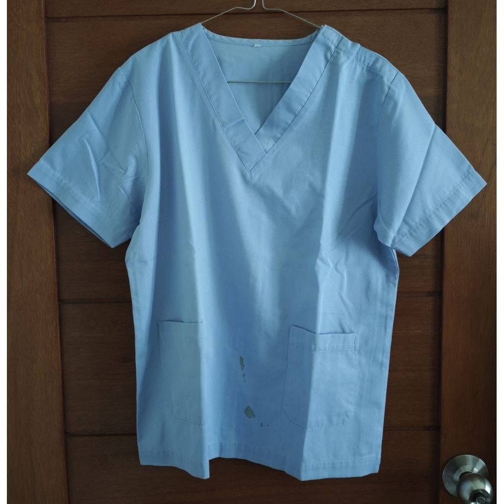 [Preloved] Baju OK / Baju Jaga / Scrub Medis V-neck Lengan Pendek - Warna Baby Blue - Ukuran L