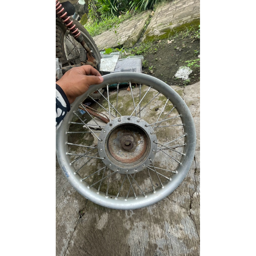 VELG BELAKANG BEAT RING 17 UKURAN 1.40 JARI JARI