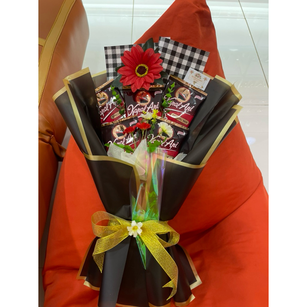 Bouquet kopi dengan perpaduan bunga untuk laki laki