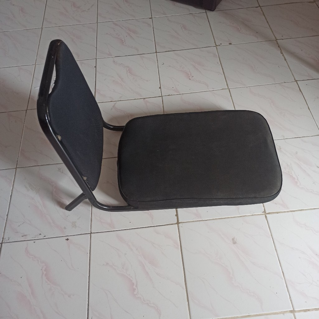 Kursi Panjang Lantai Gaming Lesehan Rental PS Kursi Susun Santai Bekas