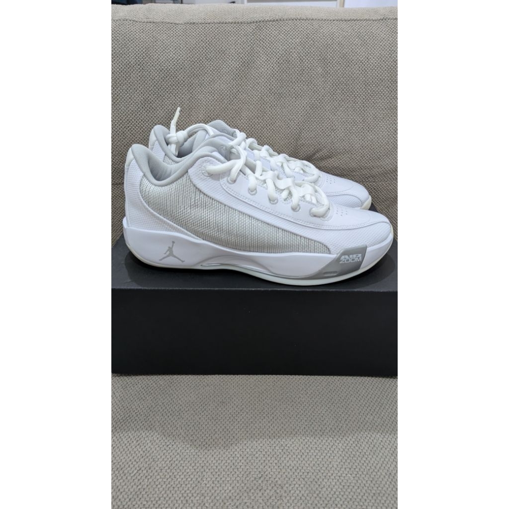 (BNIB) ORIGINAL Sepatu Basket Jordan Luka 77 PF White Grey Fog