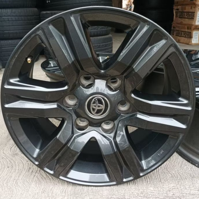 pelek original hilux r17 pcd 6x139