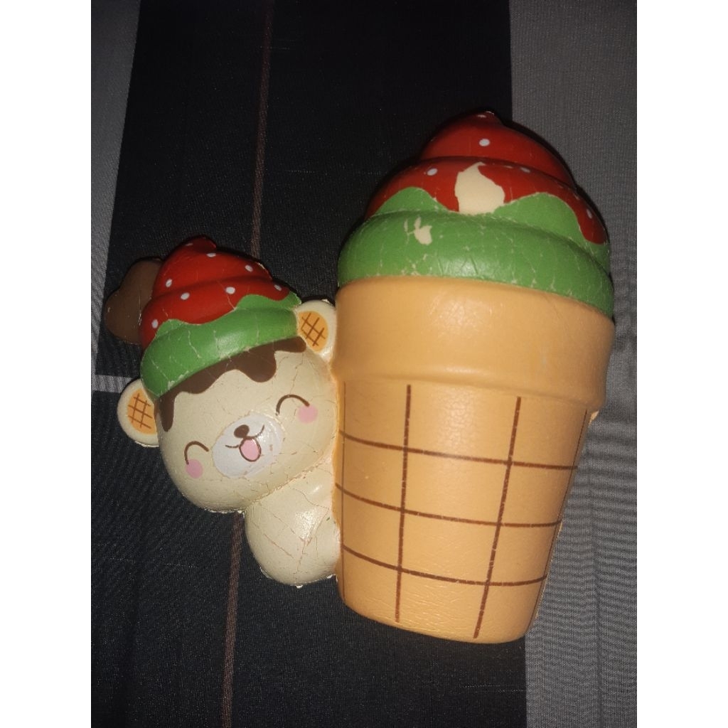 yummiibear hug ice cream