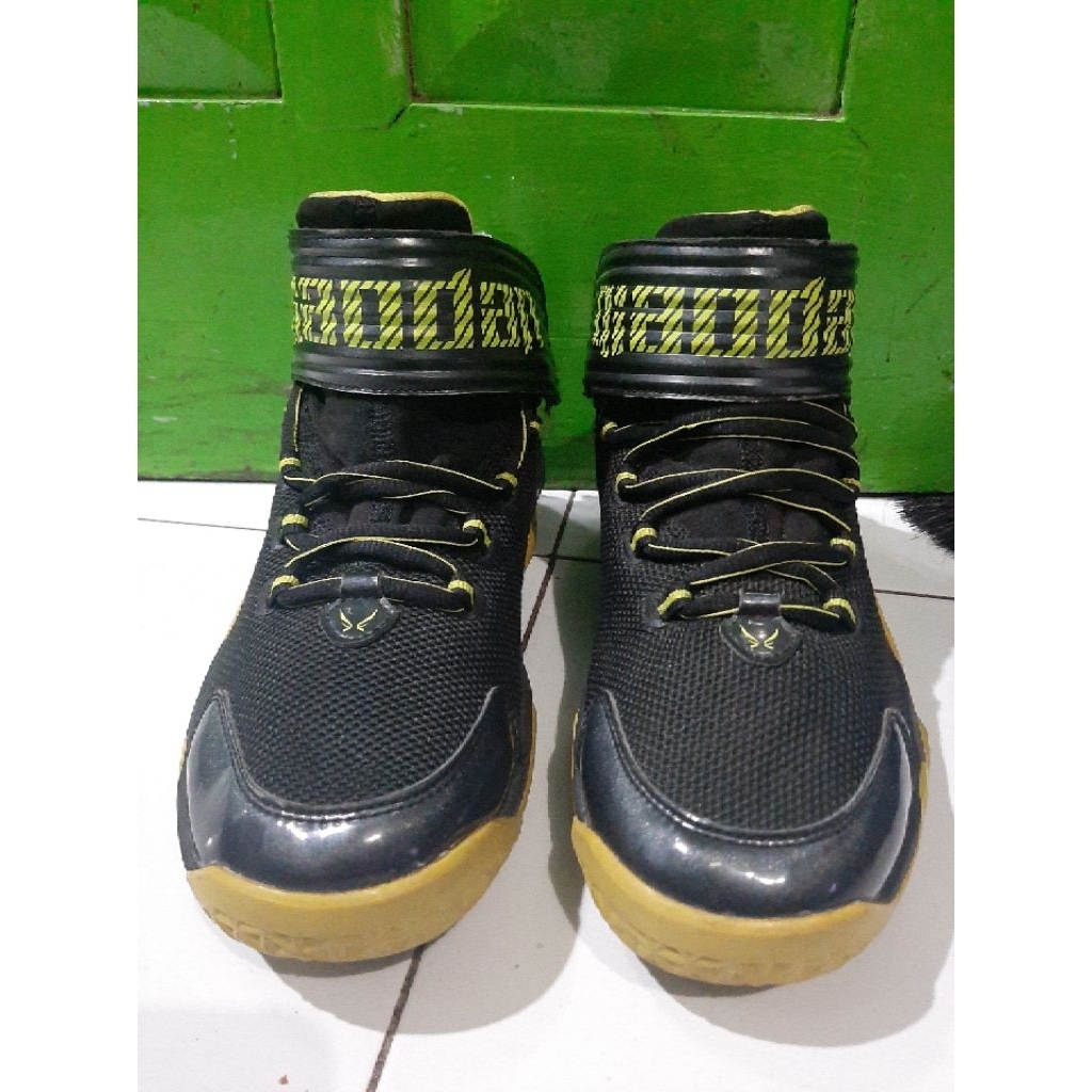 Sepatu BASKET QIAODAN size 40/25,5cm
