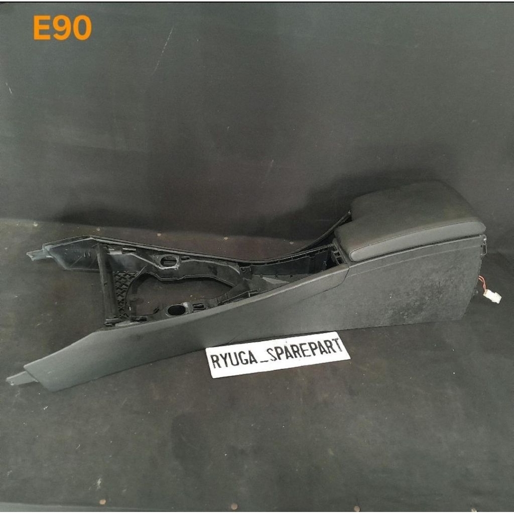 CONSULE KONSOL TENGAH + ARM REST ORIGINAL BMW.E90
