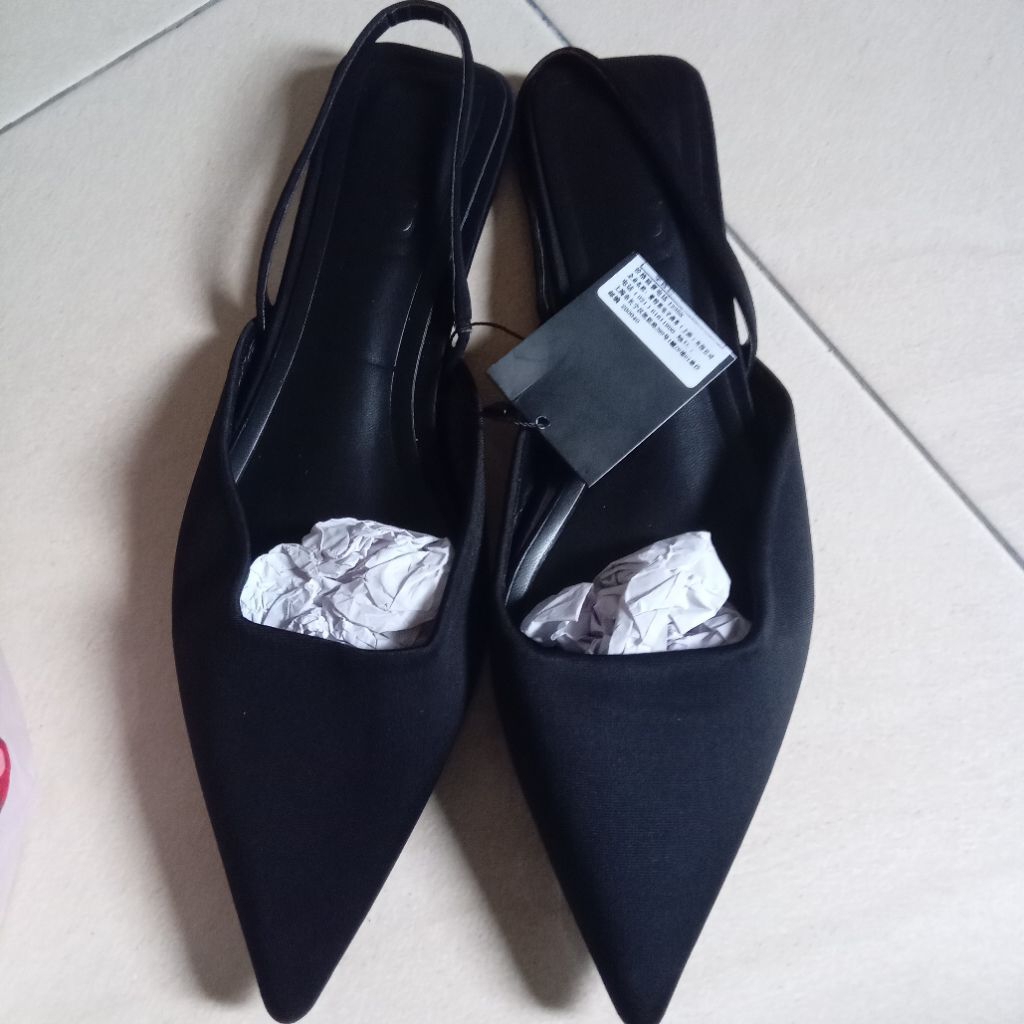 ORI, Sepatu sandal flat zara