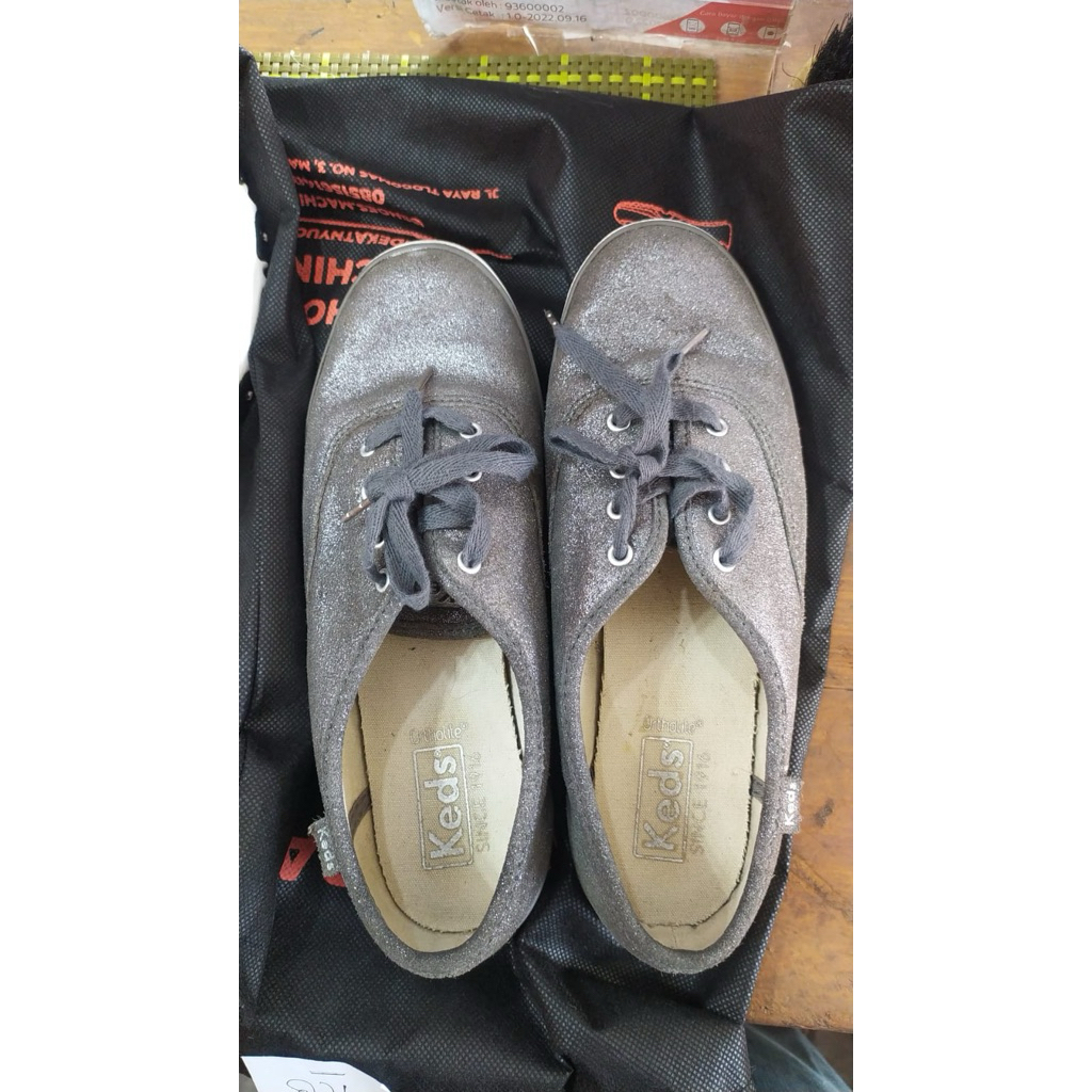 Preloved Sepatu Keds women's Champion Glitter Lace-Up Original 100%