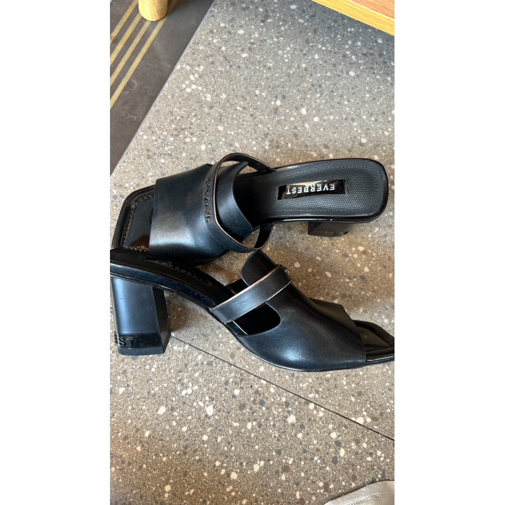 Preloved Everbest sendal wanita sz 36
