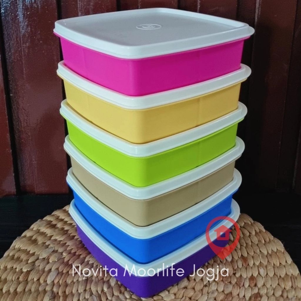 Luna Moorlife/Qiana Moorlife/Lunch Box bersekat