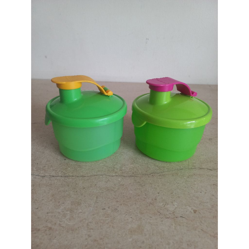 Tupperware Formula Dispenser (1)