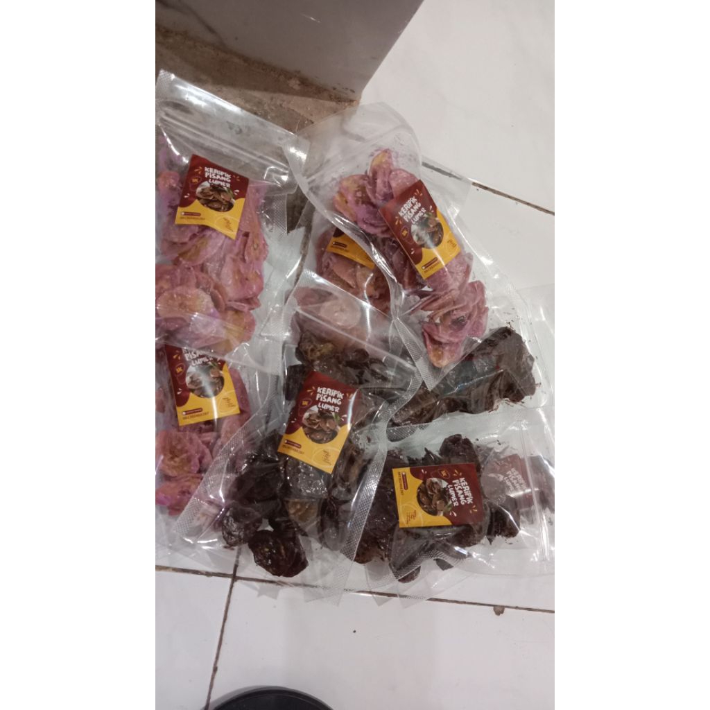 kripik pisang lumer rasa coklat , taro
