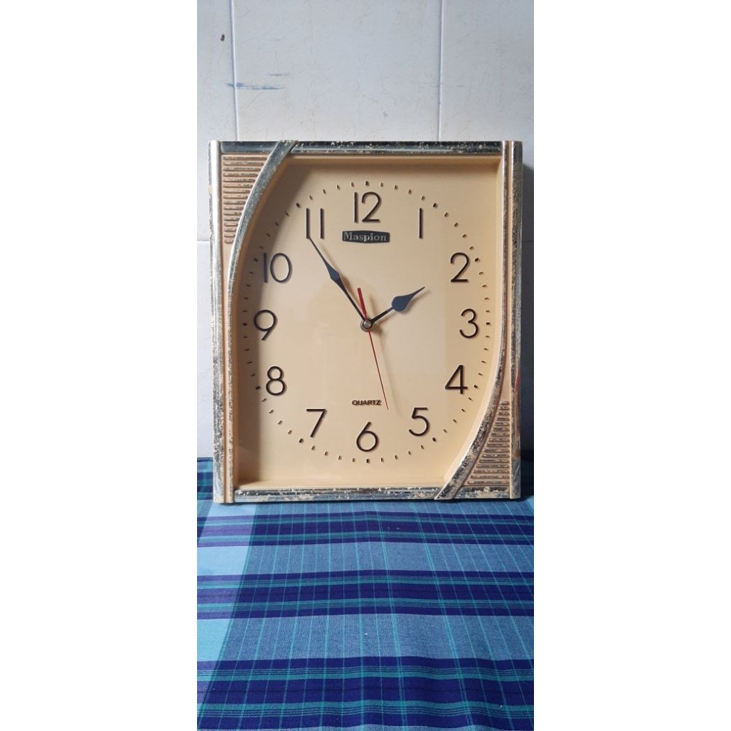 Jam dinding melody Maspion