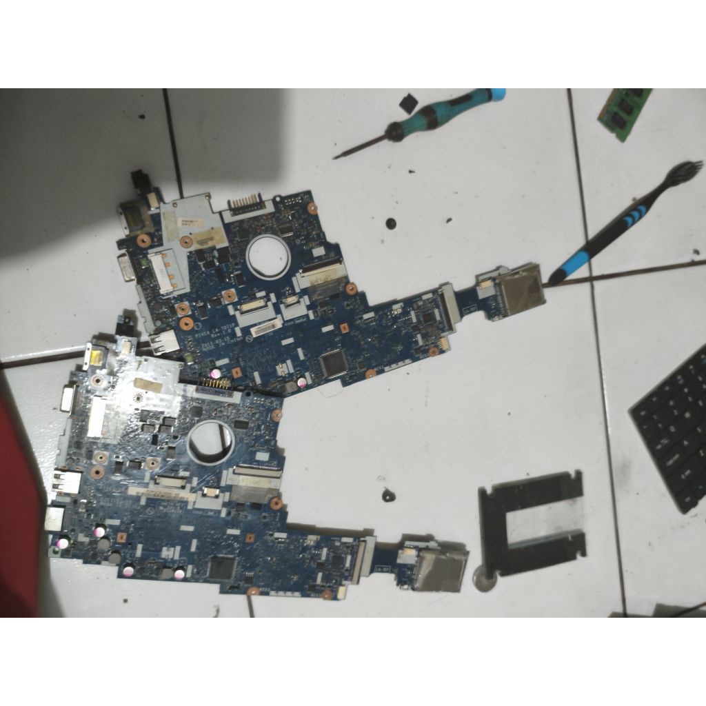 bahan motherboard notebook acer 722 ori