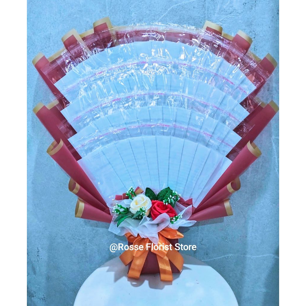 Bucket kosongan kerangka buket uang 50 lembar dengan bunga mawar artificial gratis kartu ucapan polo