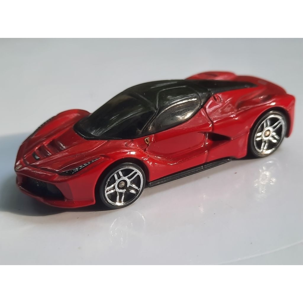 Hotwheels LaFerrari Red