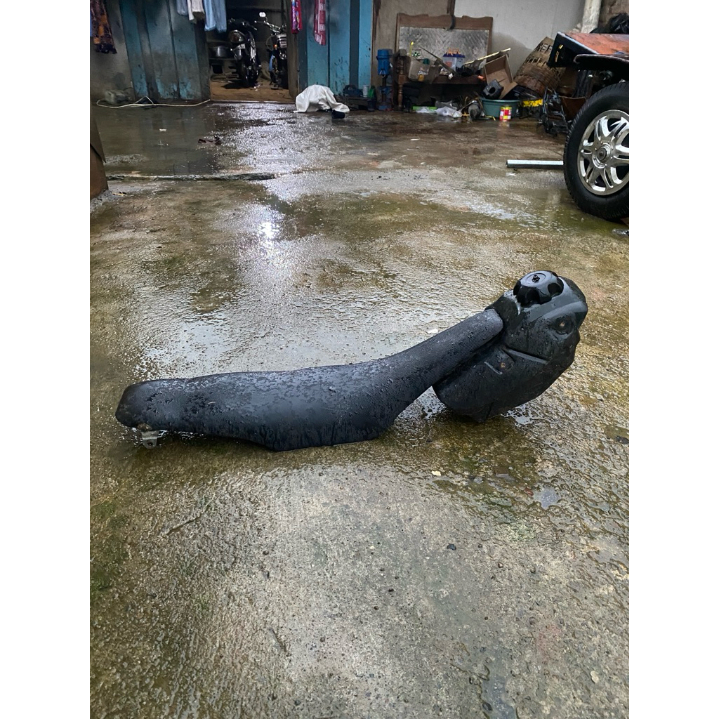 tangki dan jok crf 450 2022  karbu crf 250 2022 crf2021 crf new