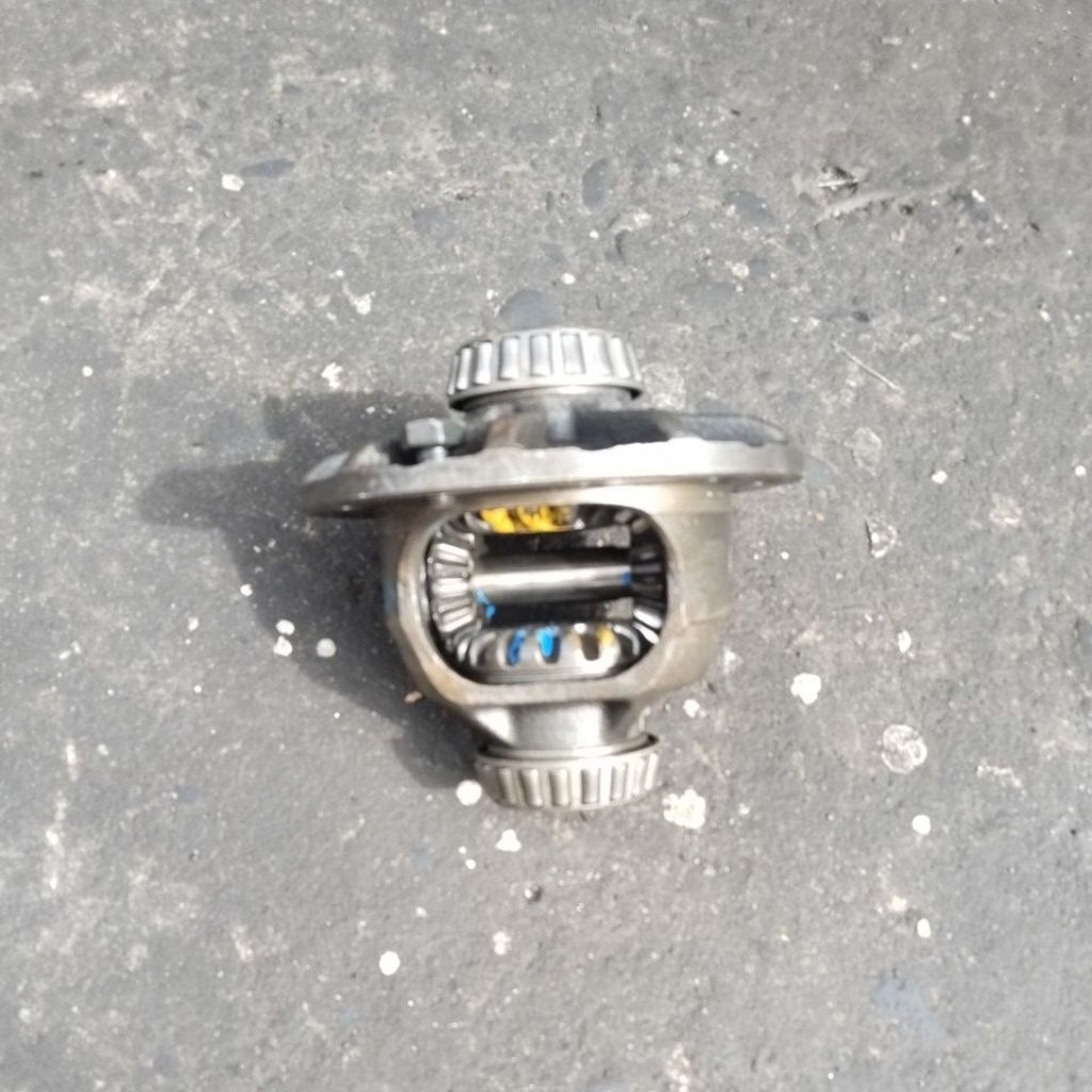 isuzu traga batok bolu gardan belakang