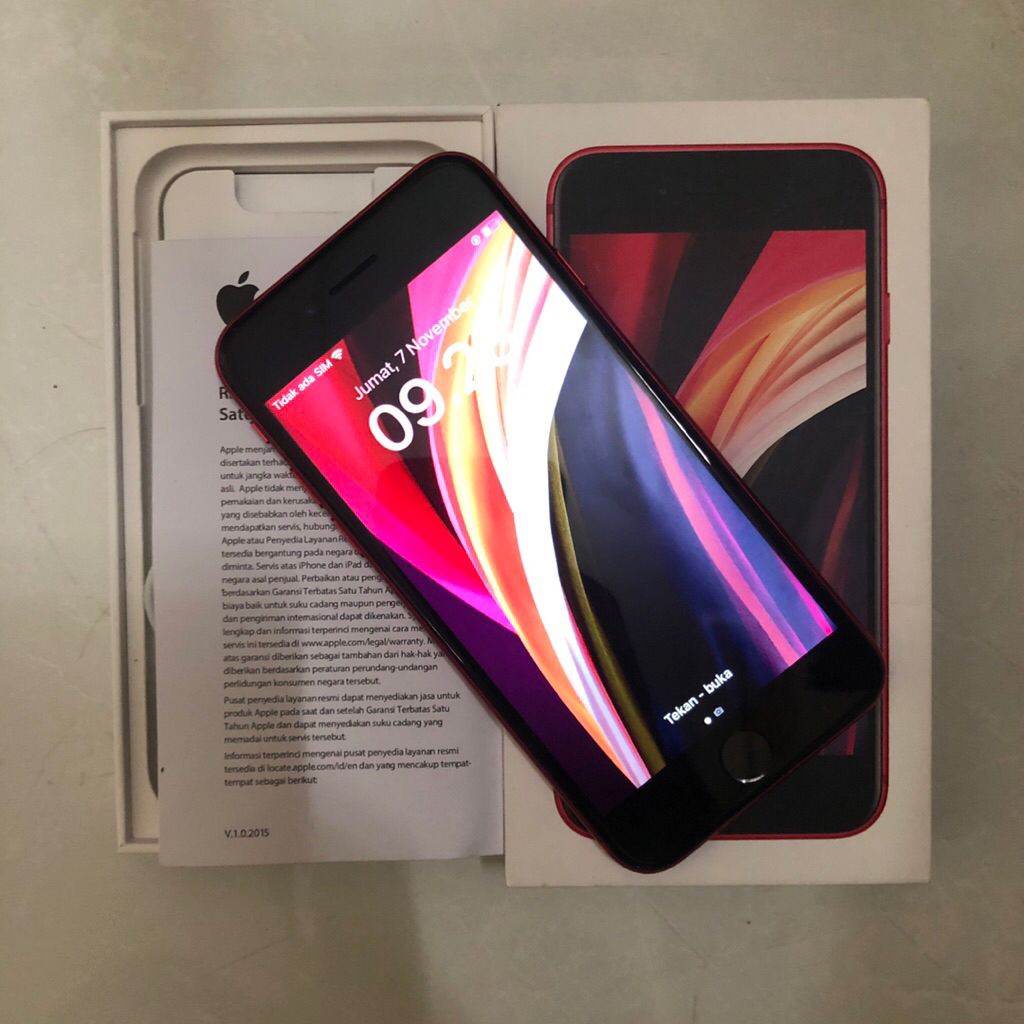 Iphone SE 2020 64gb ex Ibox - Merah