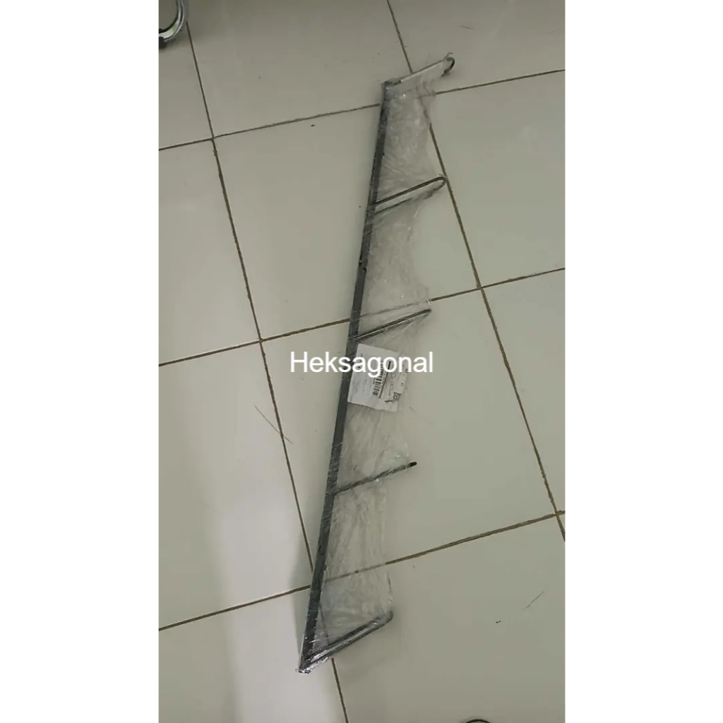 Rak helm gantung 5 susun bahan besi Balikpapan